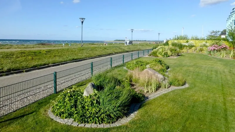 Garten des Hauses Fördeblick direkt am Deich